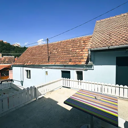 House Four Apartment *